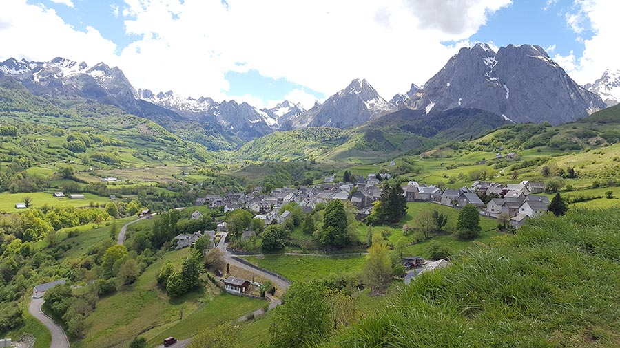 Les alentours — Les Trois Baudets
