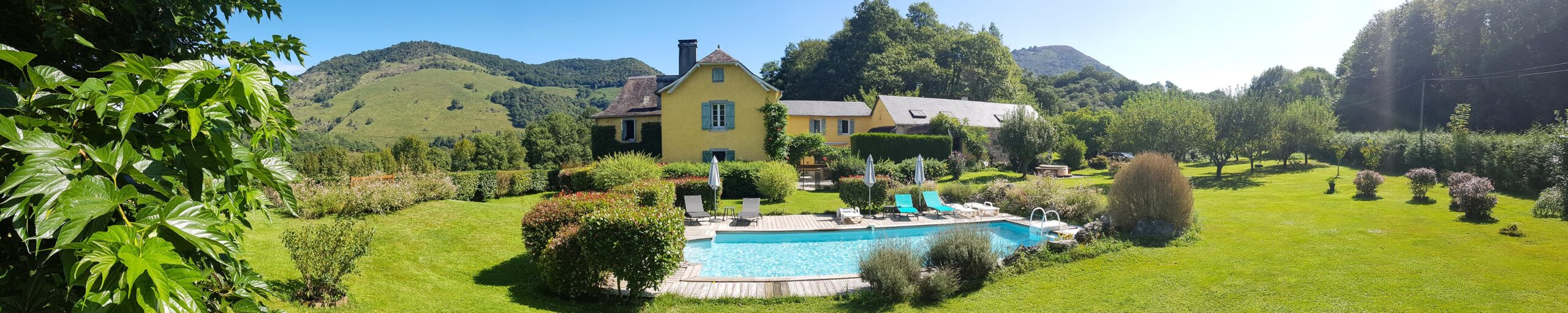Maison en été — Les Trois Baudets